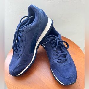 Puma Men Blue Leather Sneakers Modern Athletic Design, Never Used, Size 10